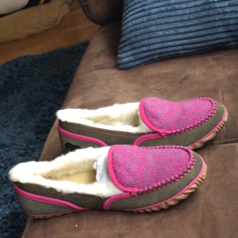 Sorel casual slip on shoe